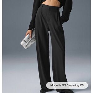 ALO Yoga Black Wide Leg Pants
Dreamscape Trouser